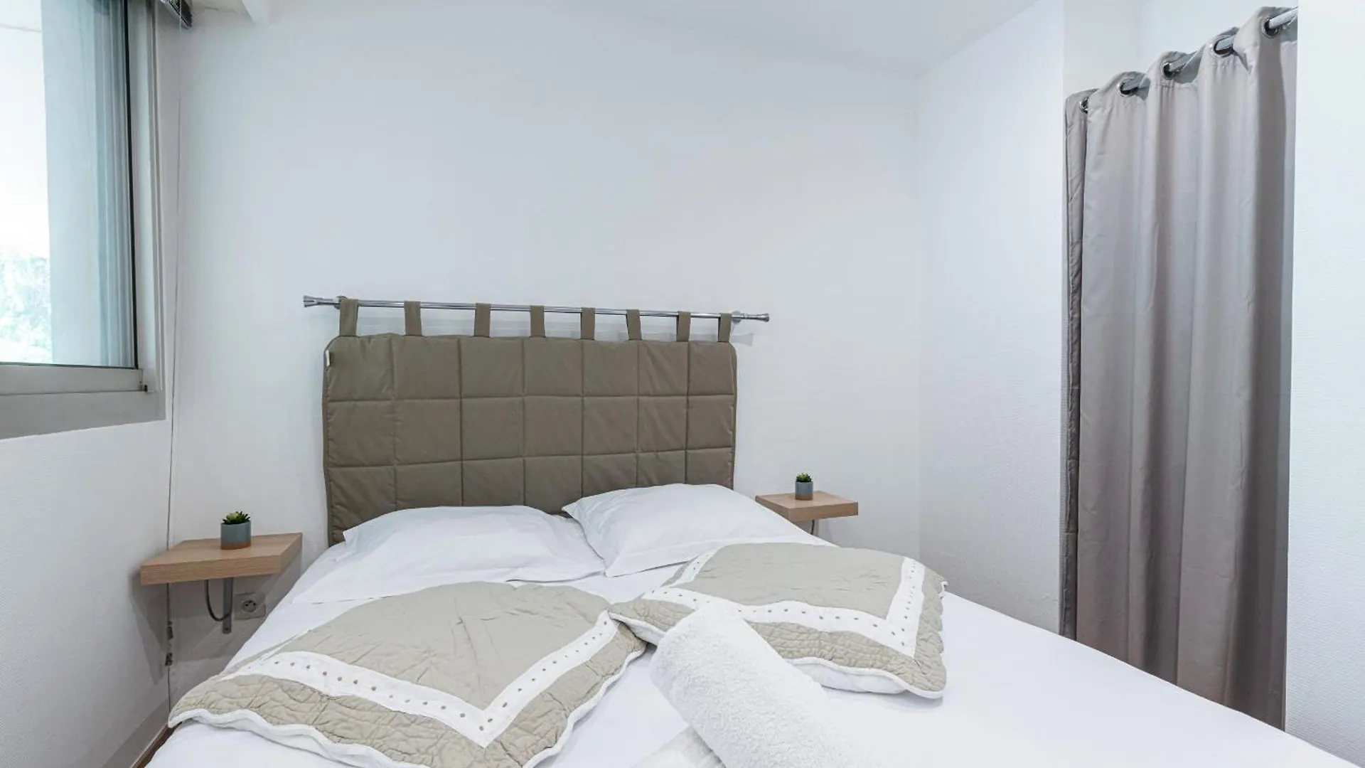 1 Bdr Large Terrace Apartment Nice