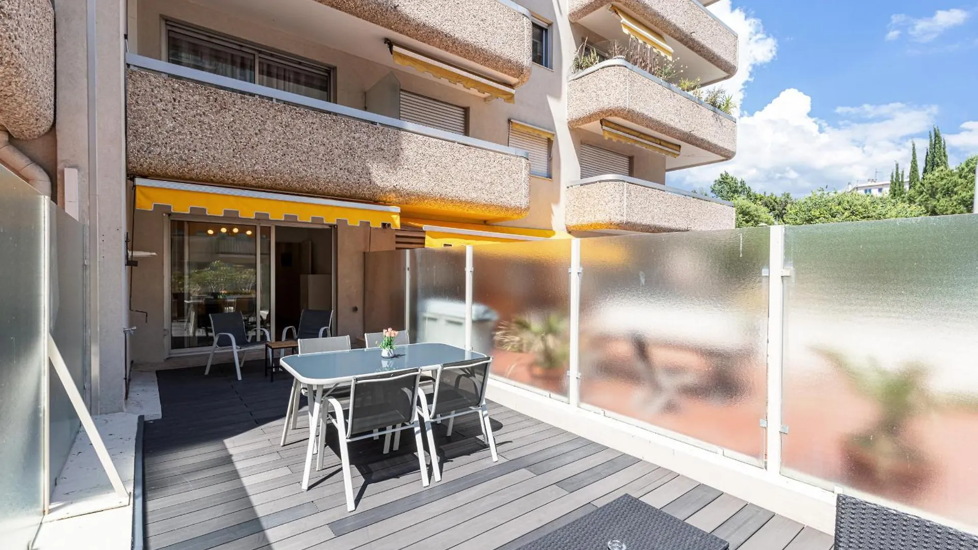 1 Bdr Large Terrace Apartment Nice